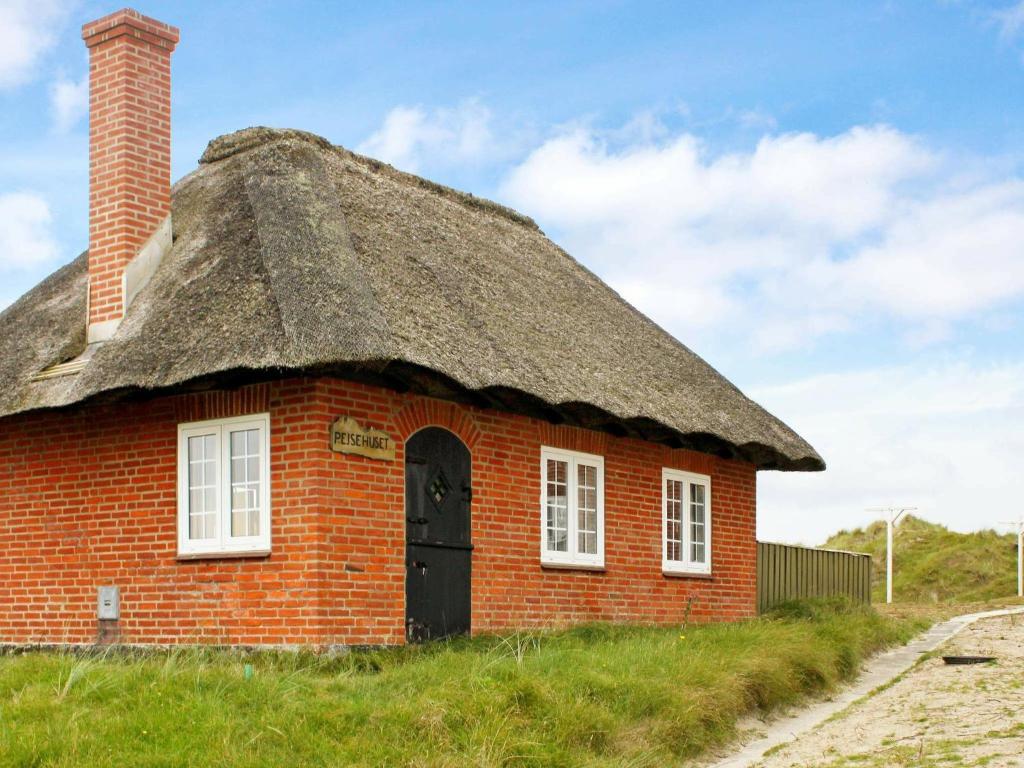 2 person holiday home in Fanø-By Traum