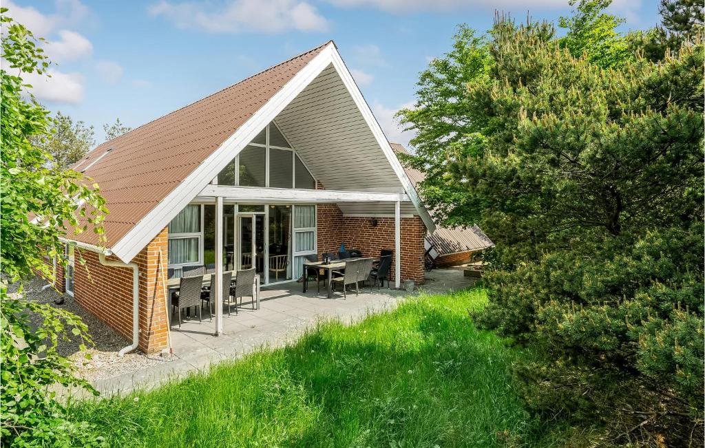 6 Bedroom Stunning Home In Rømø