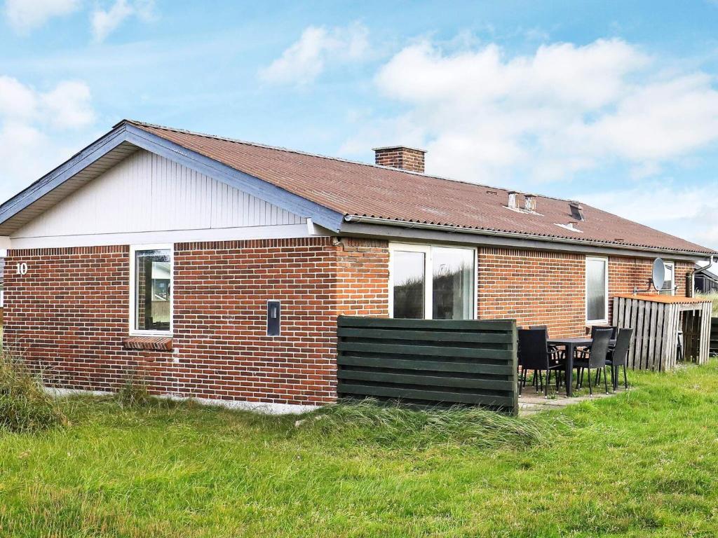 7 person holiday home in Frøstrup