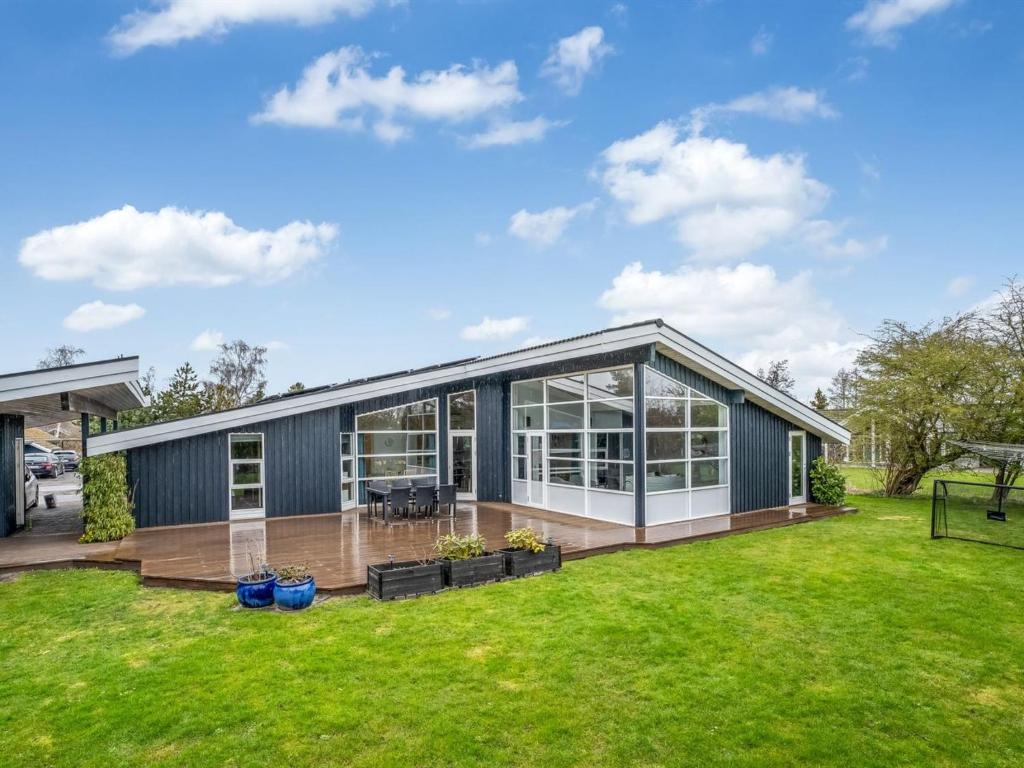 Holiday Home Helena - 700m from the sea by Interhome