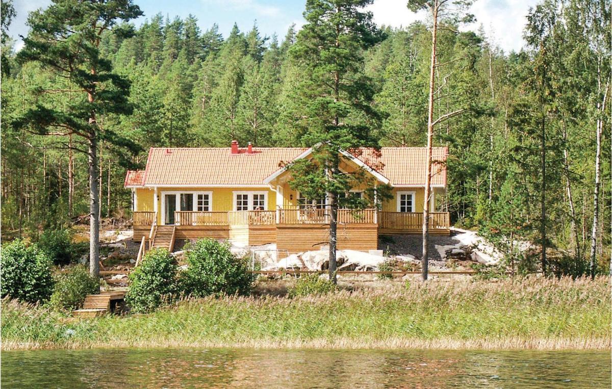 5 Bedroom Awesome Home In Segmon