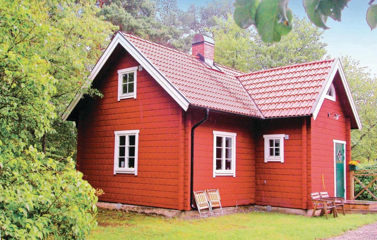 Gorgeous Home In Ösmo With Kitchen