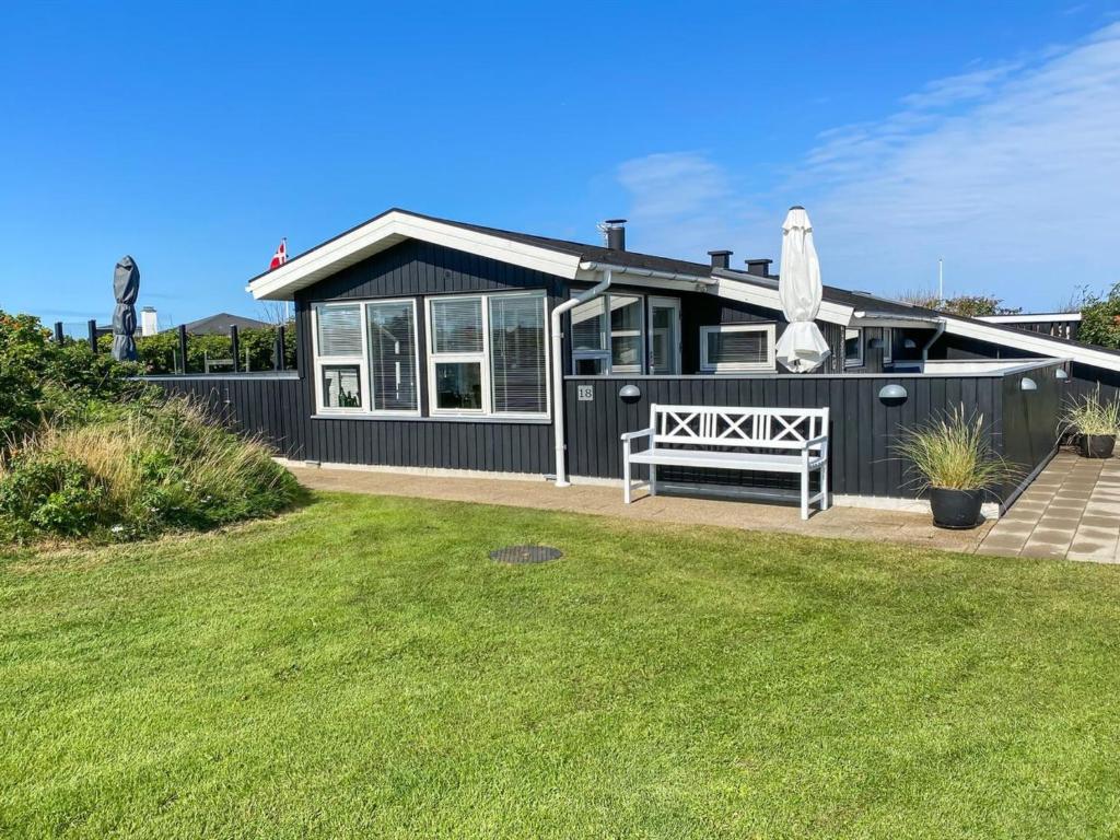Holiday Home Laurits - 300m from the sea by Interhome
