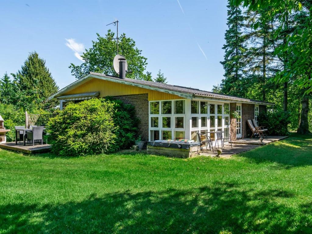 Holiday Home Tjure - 500m from the sea by Interhome