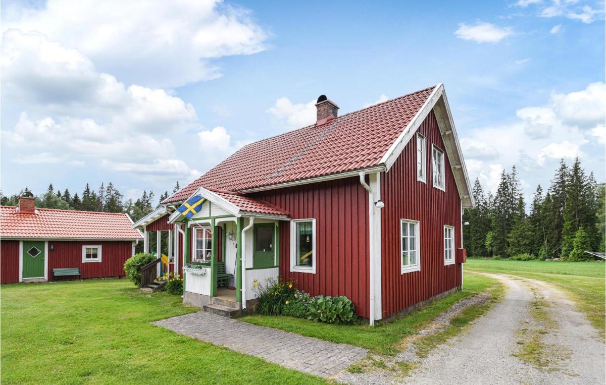 Cozy Home In Ölsremma With Wifi