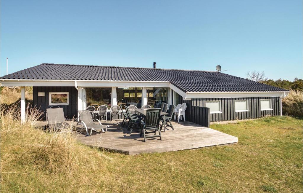 Amazing Home In Saltum With Wifi