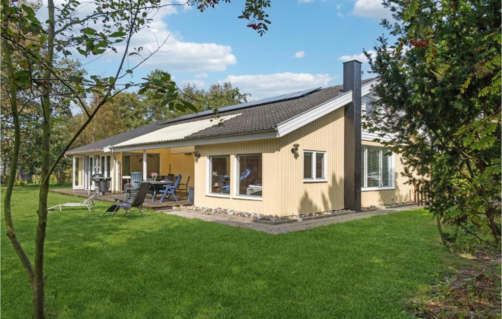 4 Bedroom Cozy Home In Rødby