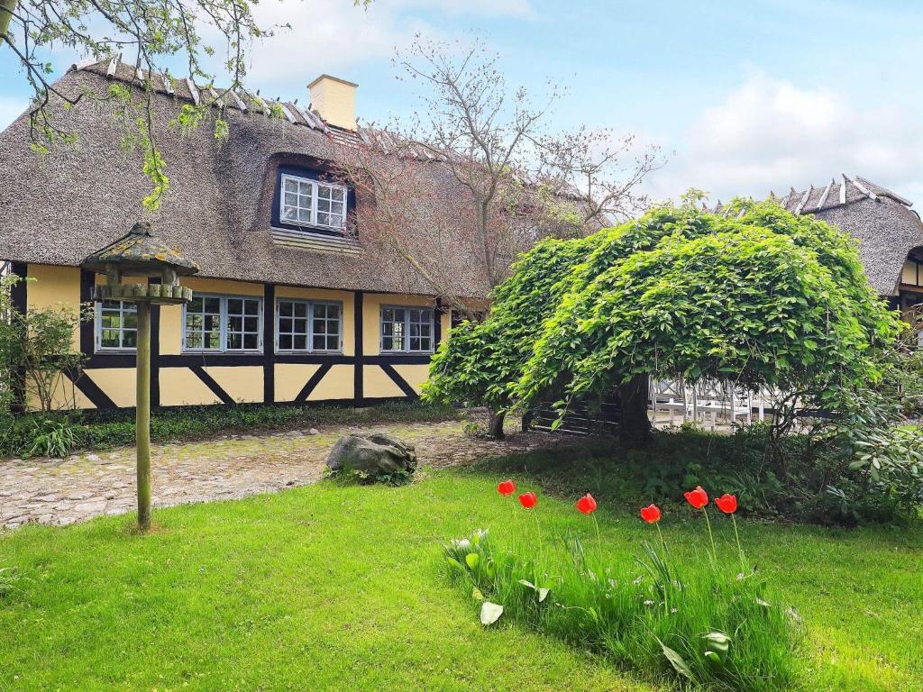 Idyllic Countryside Retreat-By Traum