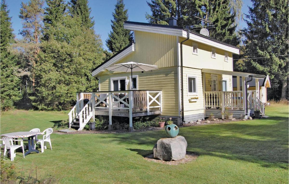 Lovely Home In Skånes Fagerhult With Kitchen