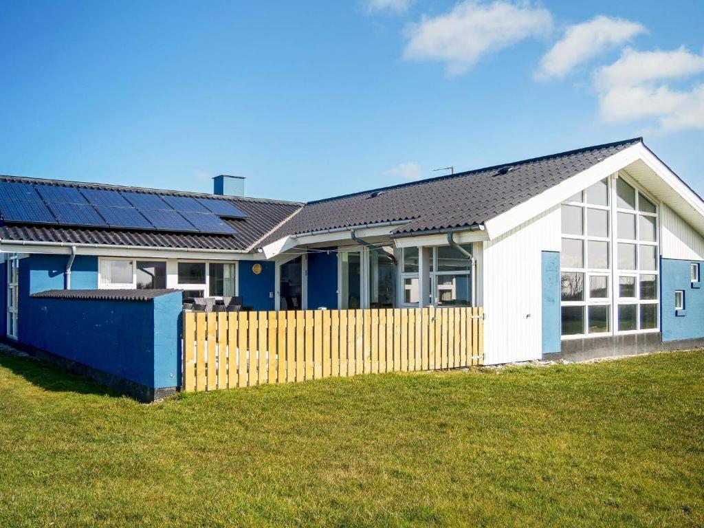 12 person holiday home in Vestervig-By Traum