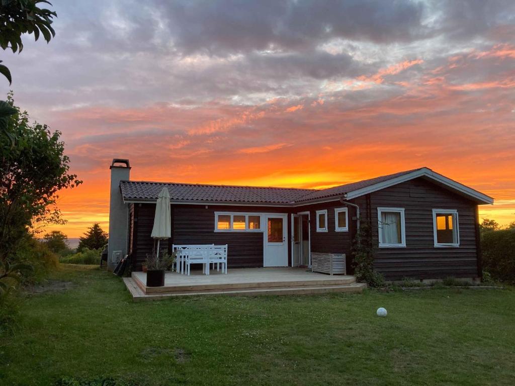 Nice Summer House With Sea View