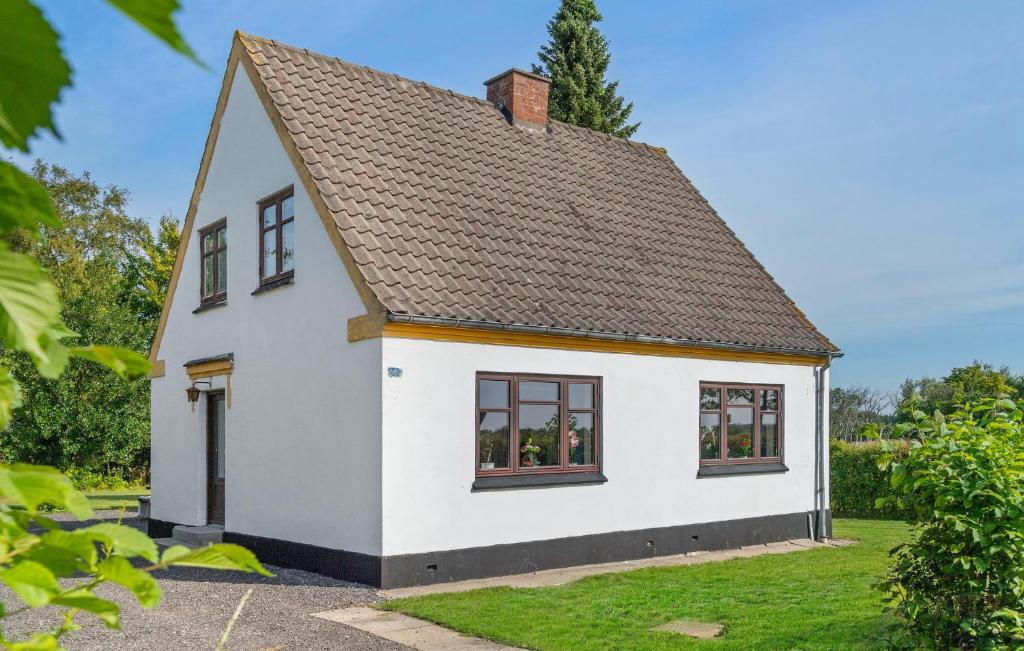 Lovely Home In Dronninglund With Wifi