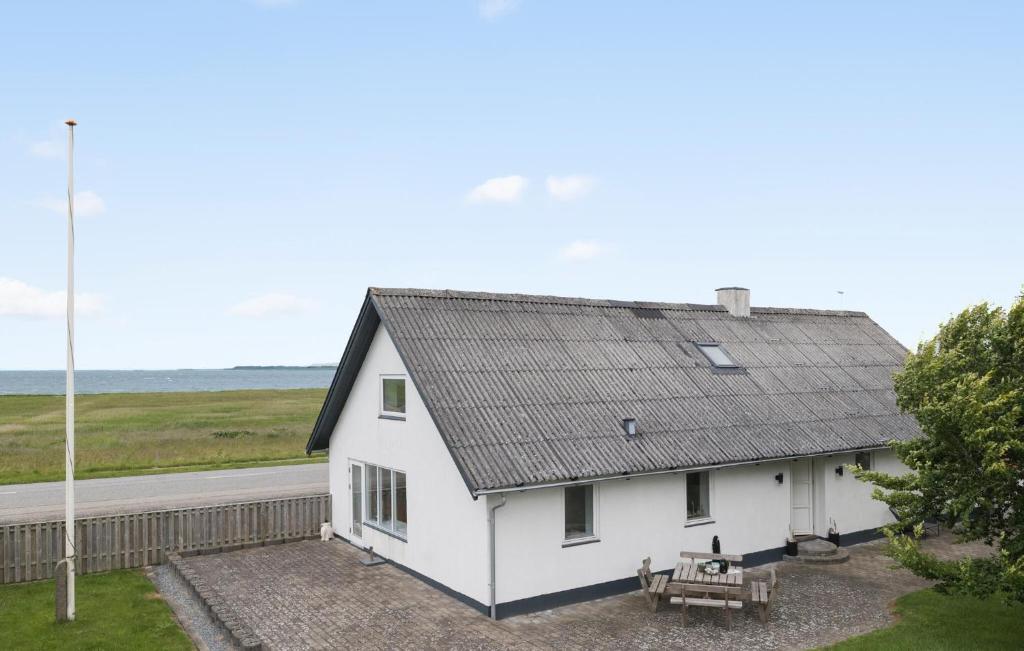 Lovely Home In Løgstør With Wifi