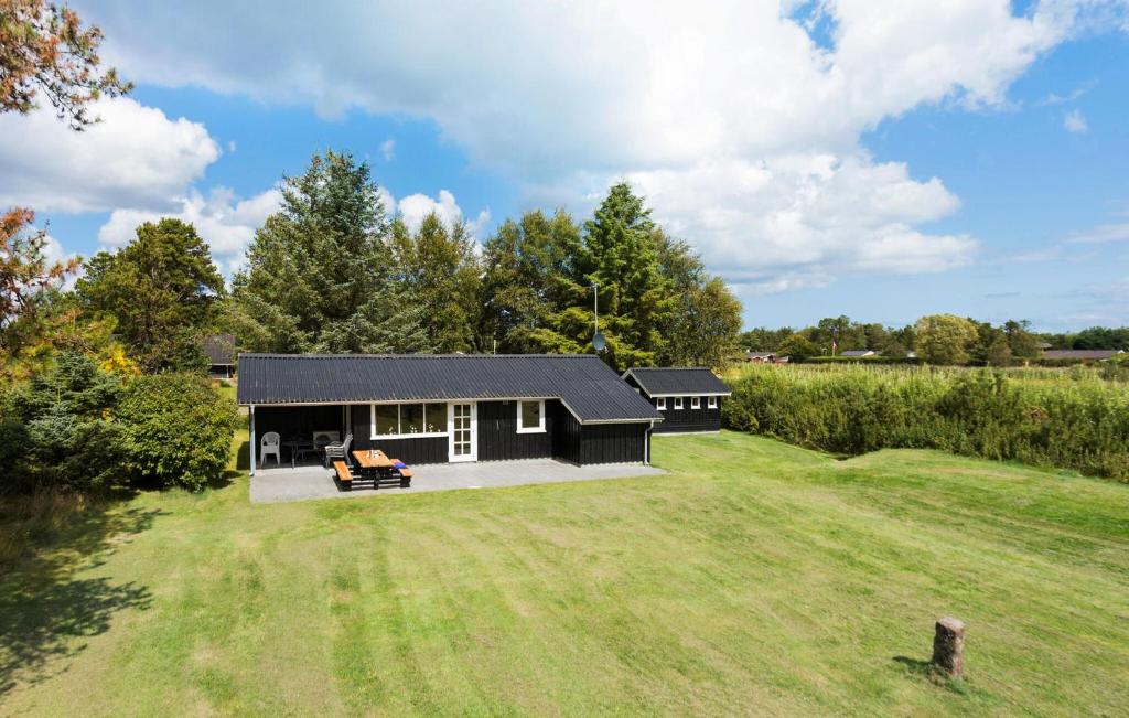Beautiful Home In Sæby With Wifi