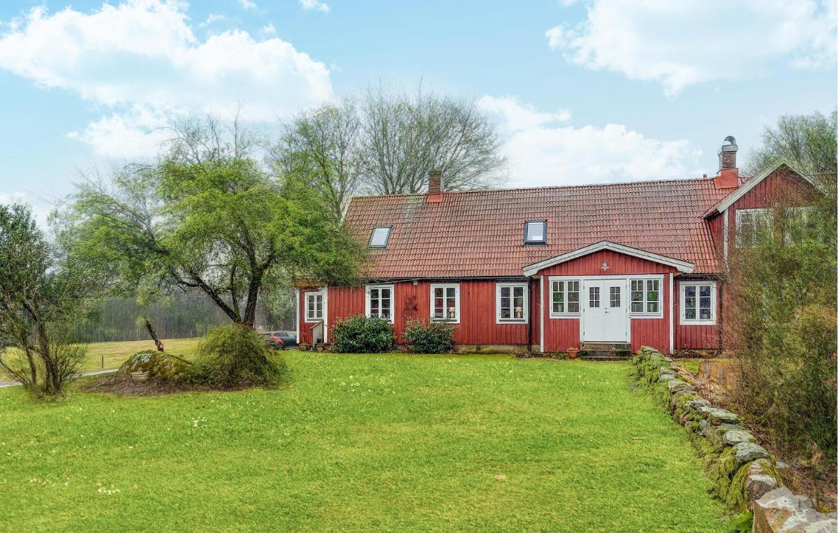 Lovely Home In Tjörnarp With Wifi