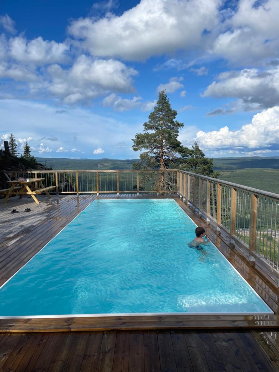 Brand new mountain cabin