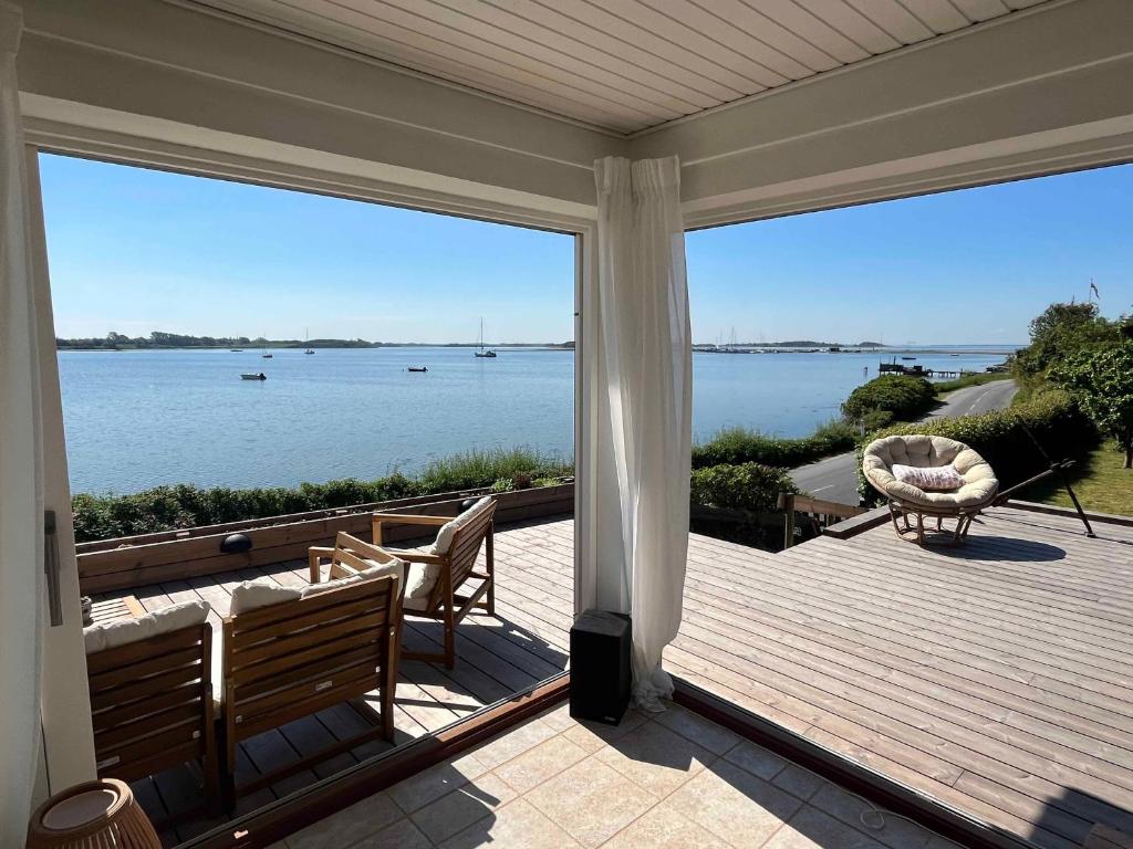 Lovely Beach House With Panoramic View