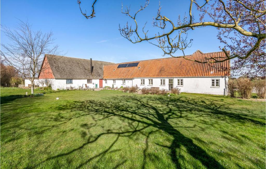 Stunning Apartment In Nørre Alslev