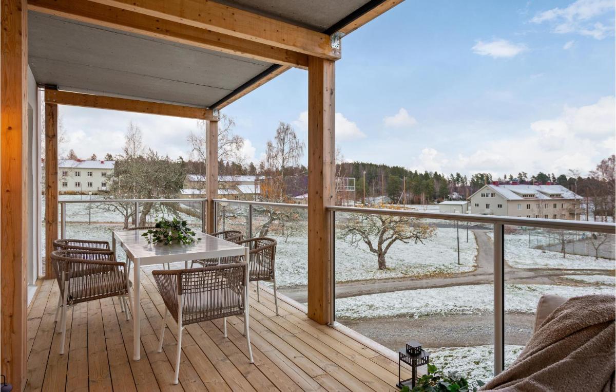 Lovely Apartment In Stjärnhov With House Sea View