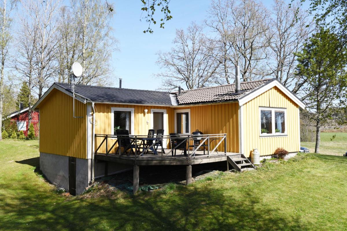 Nice cottage with a view of Teåkerssjon