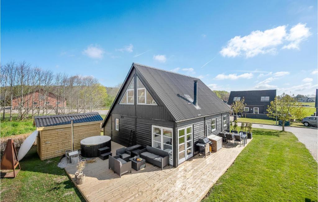 3 Bedroom Beautiful Home In Farsø