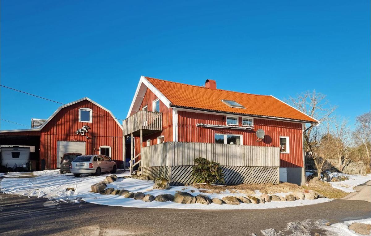 3 Bedroom Stunning Home In Kållekärr