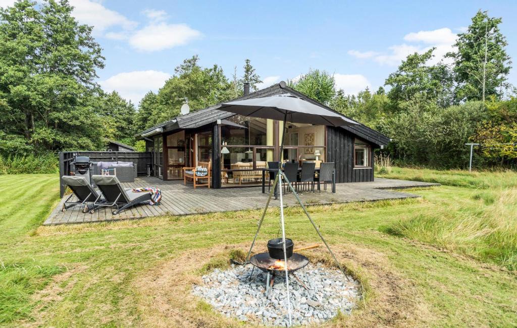 Cozy Home In Strandby With Wifi
