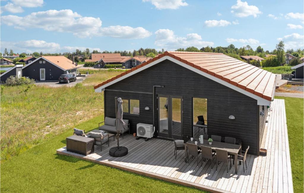 4 Bedroom Stunning Home In Væggerløse