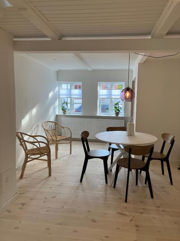 Nyrenoveret charmerende byhus