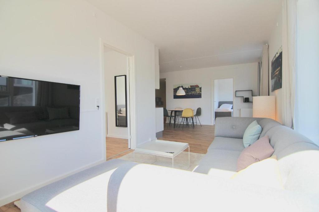 Stunning 2-bed wbalconies and great views