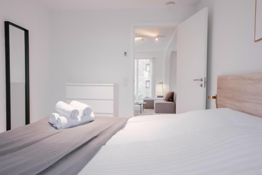 Stunning 2-bed wlarge balcony