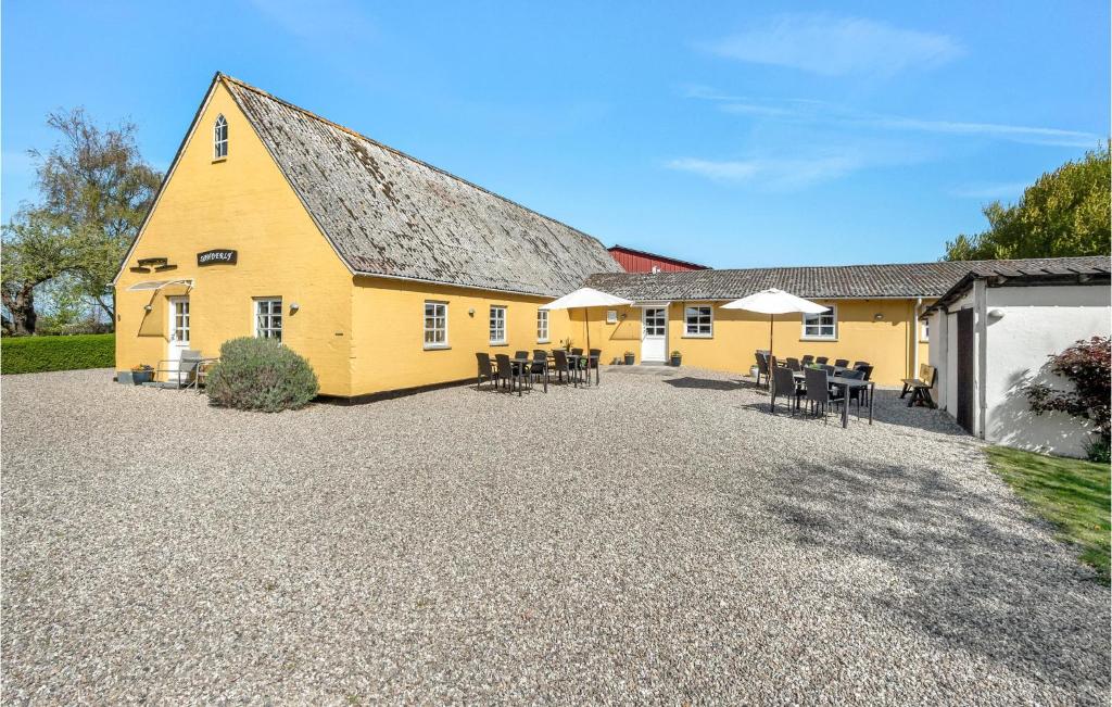 Pet Friendly Apartment In Strynø