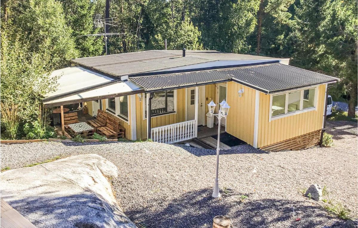 Cozy Home In Brottby With Kitchen