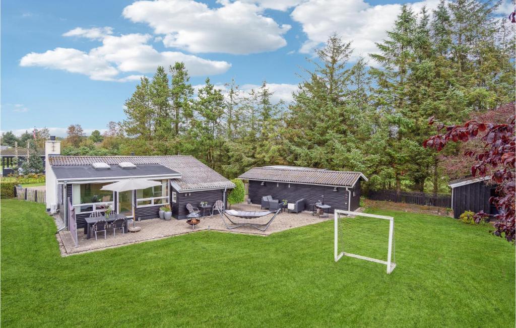2 Bedroom Stunning Home In Hals