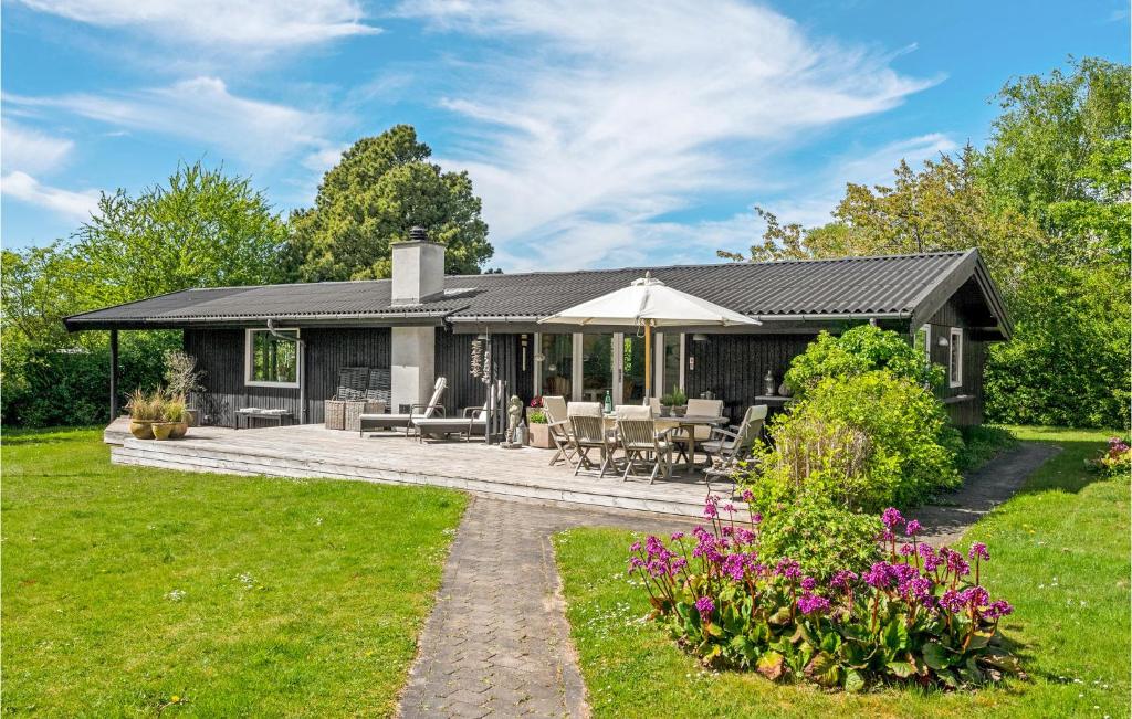 3 Bedroom Stunning Home In Tisvildeleje