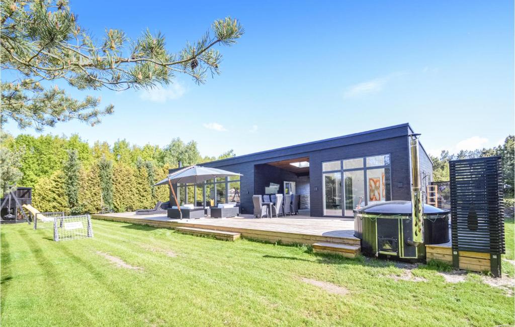 Amazing Home In Væggerløse With Wifi