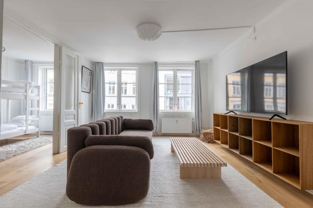 Stylish Flat on Lively Street in Downtown