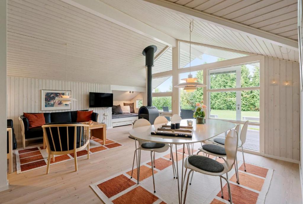 Summer House Close To Nature And Beach