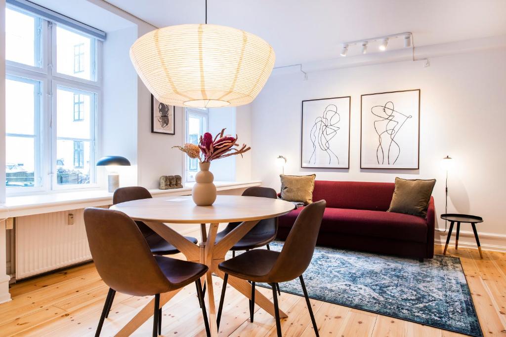 Town Hall Apartments by Daniel&Jacob's