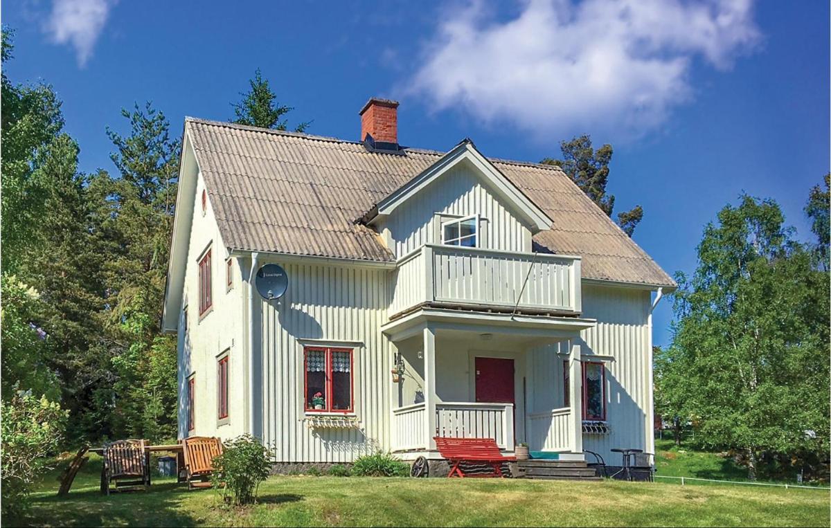 3 Bedroom Cozy Home In Ekshärad