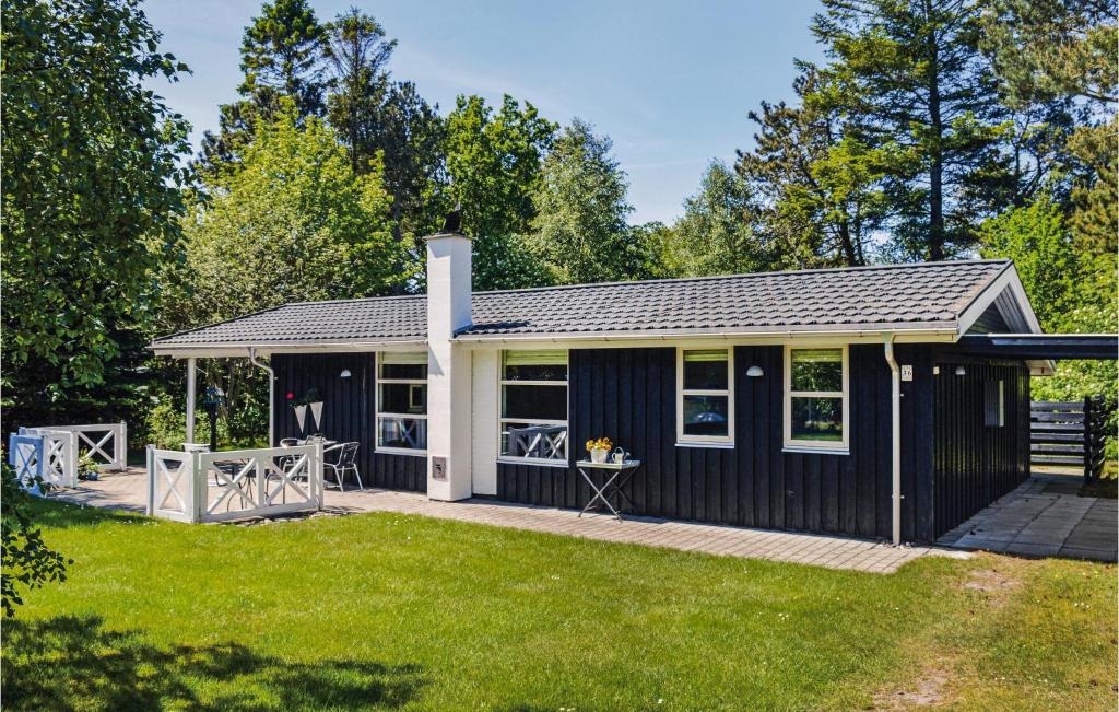 Three-Bedroom Holiday Home In Hals
