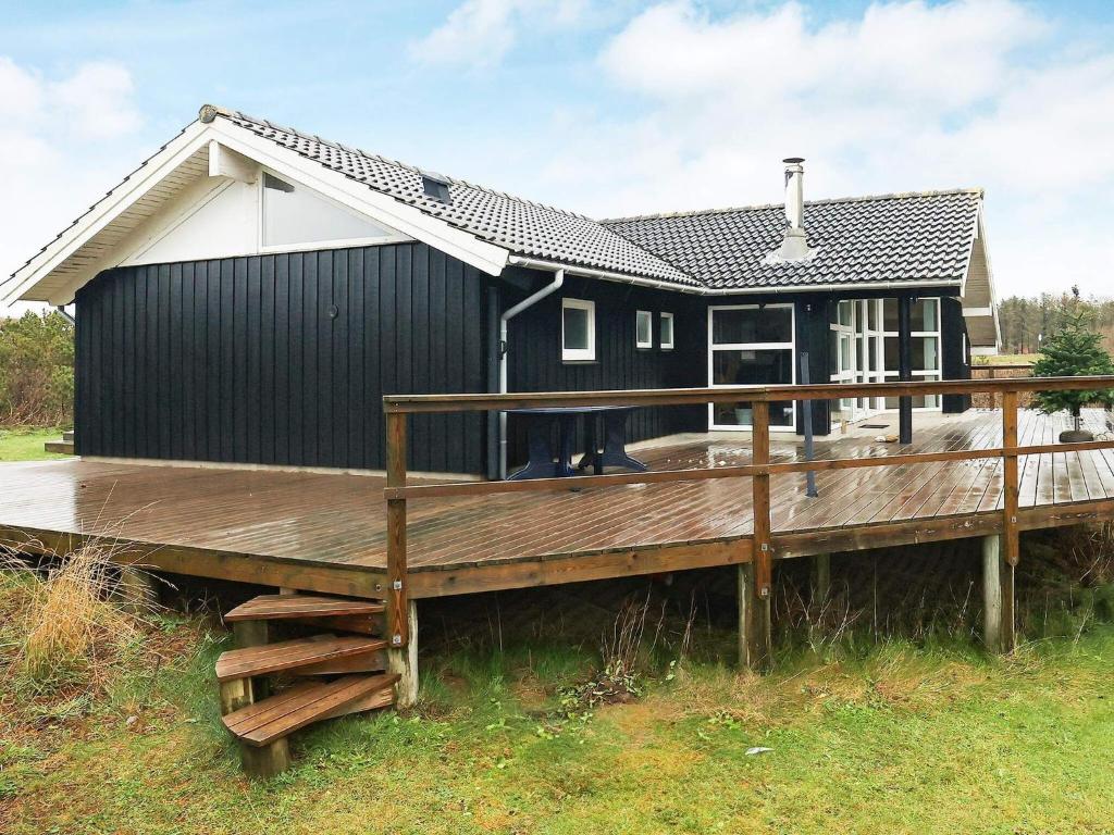 Three-Bedroom Holiday home in Løkken 81
