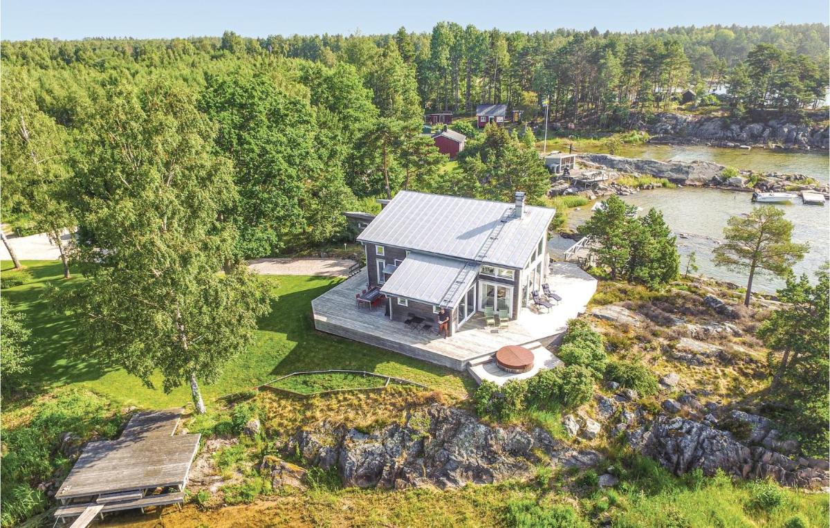 Amazing Home In Mellerud With House Sea View