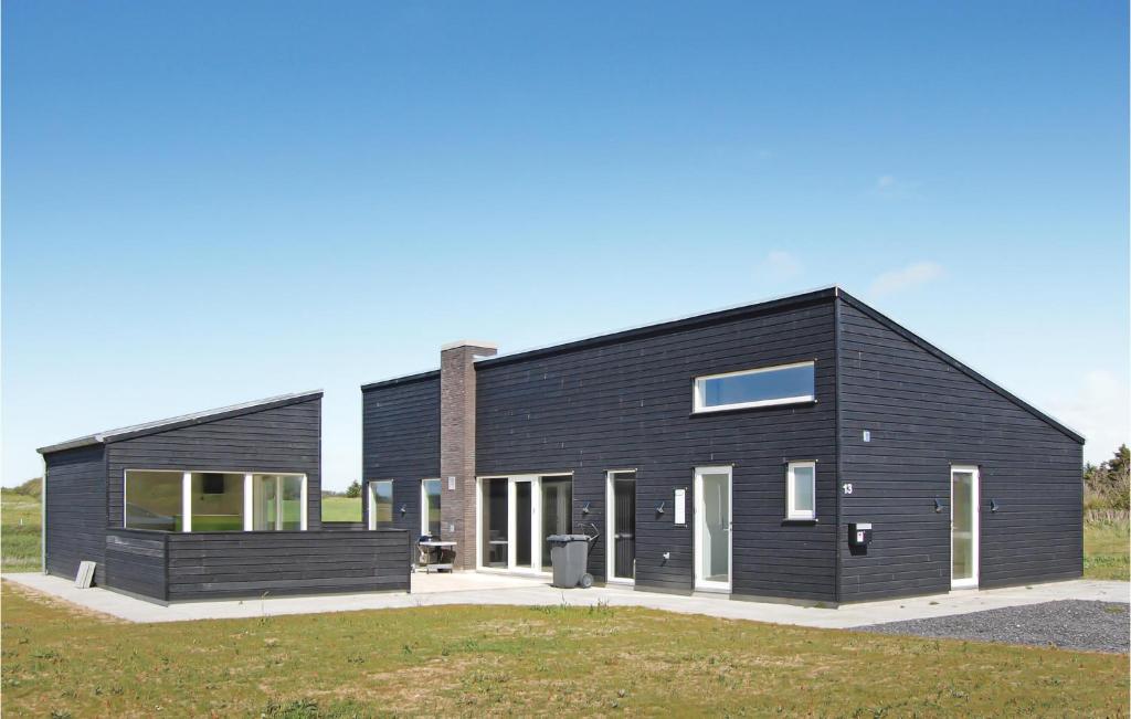 Three-Bedroom Holiday Home Løkken With A Fireplace 07