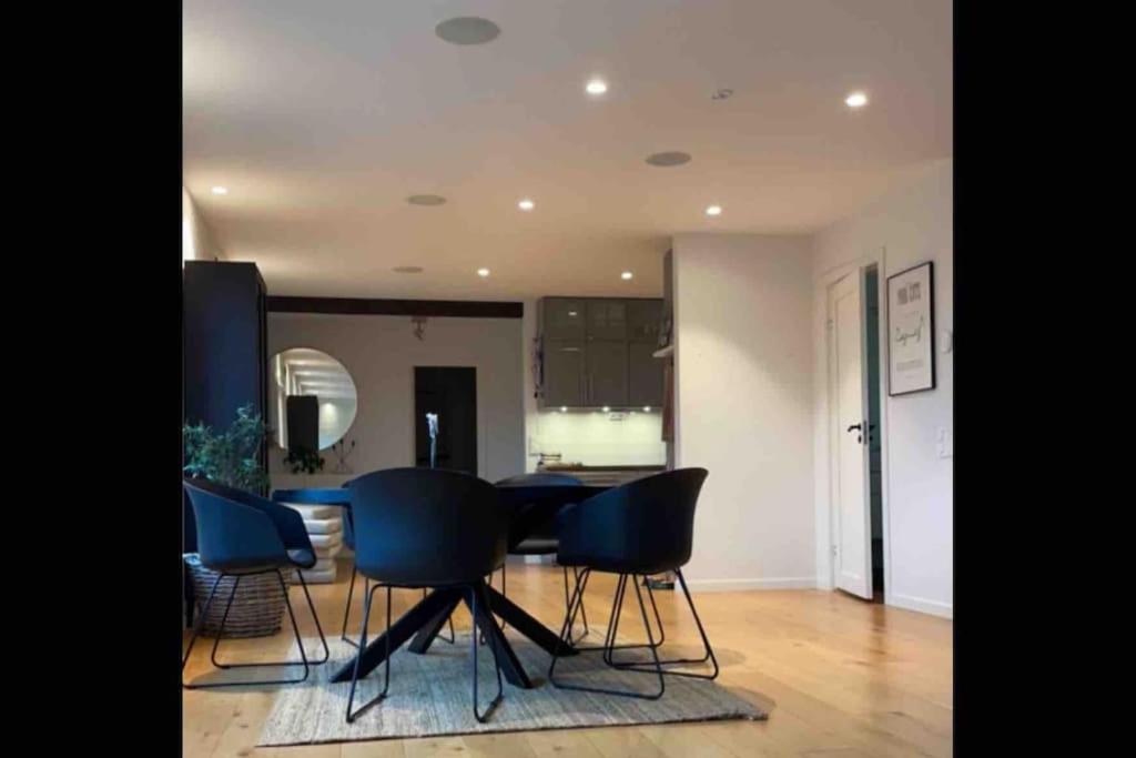 Topp modern Villa 200m från havet nära centrum och natur
