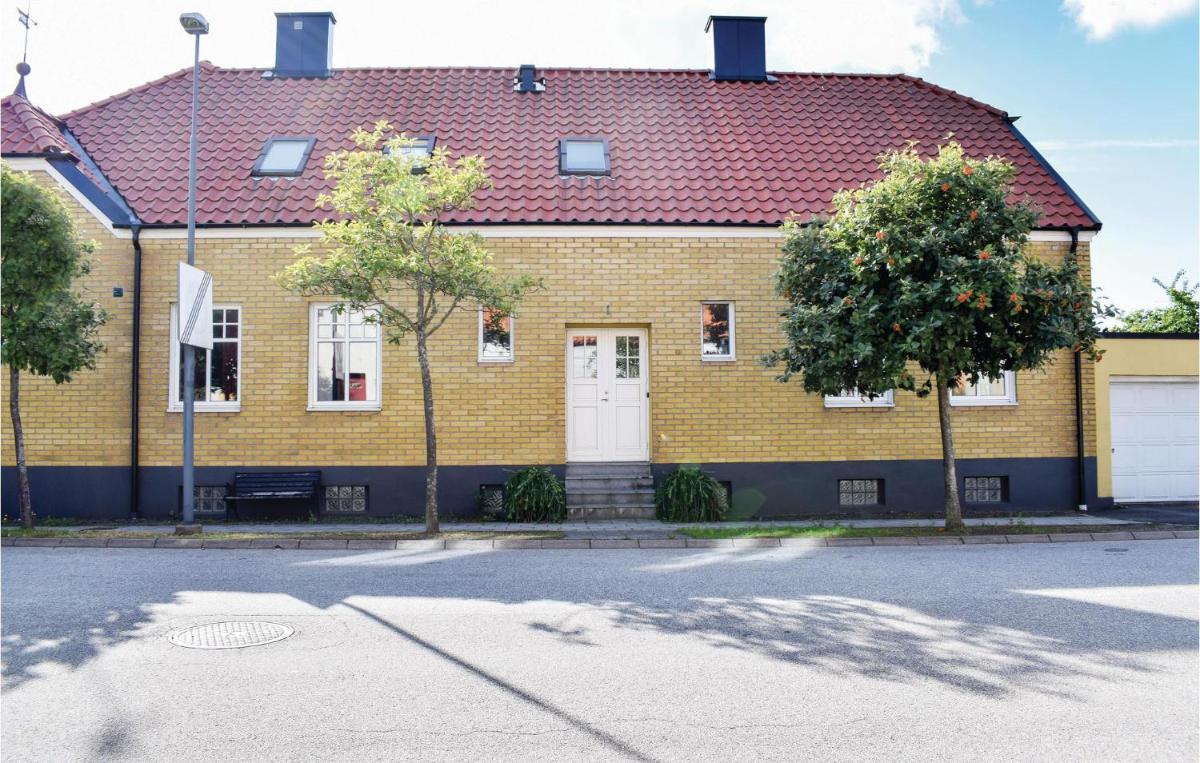 Amazing Apartment In Ystad With Kitchen