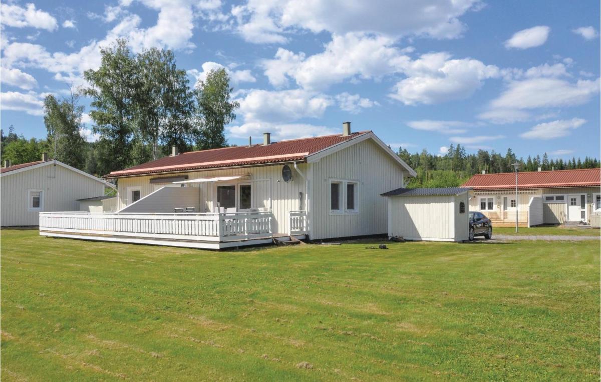 Cozy Home In Åmotsfors With Kitchen
