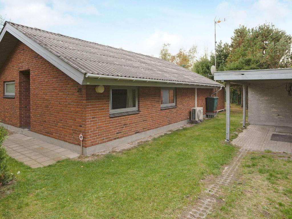 Two-Bedroom Holiday home in Væggerløse 25
